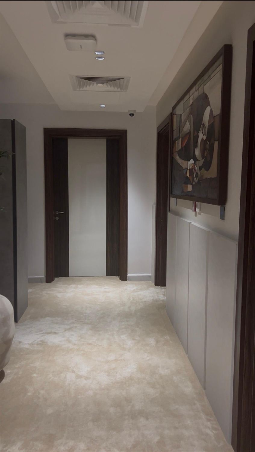 Hallway & wall finishes — Interiors project by NEQ-LINK